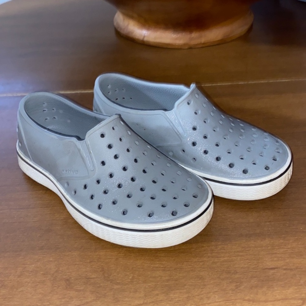 Gray natives